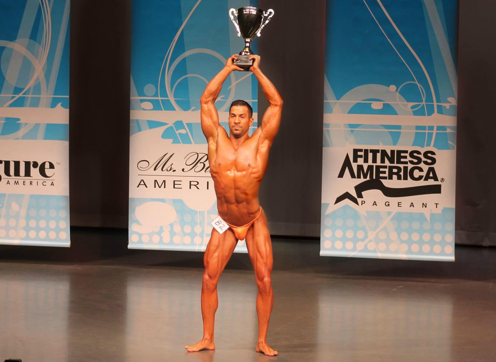 100% Natural Paleo Bodybuilder