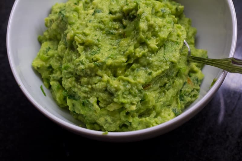 Paleo Guacamole That Stays Green: Salt-Water Soak Method