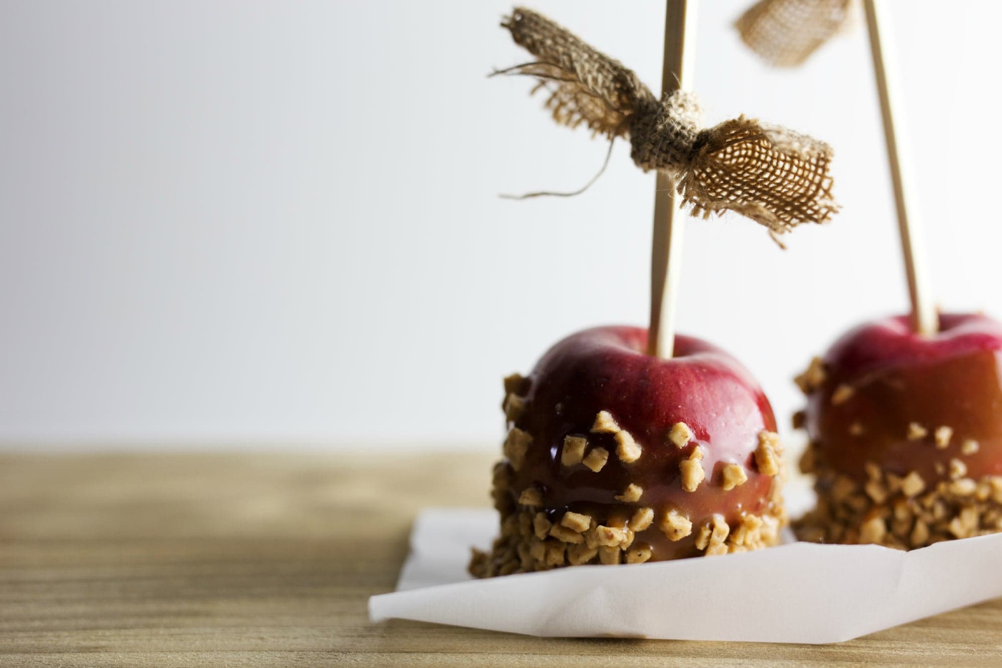 Mess-free Paleo Caramel Apples