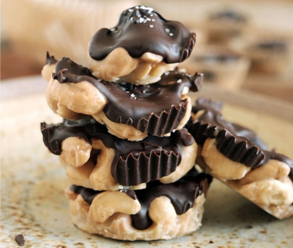 Salted Chocolate Caramel Cashew Clusters